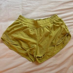 Lululemon Hotty Hots 2.5in